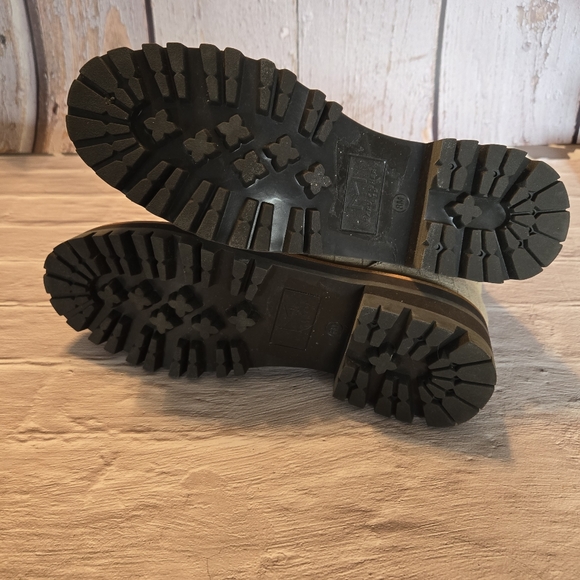 Marc Fisher Women Lizzie 2 Croc Print Lace-up Platform Cream Combat Boots Sz 8M - Picture 4 of 6